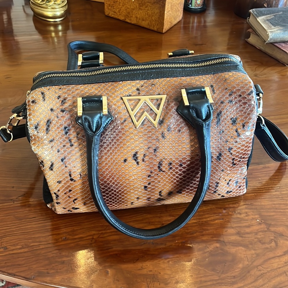 Kelly Wynne Authentic Snakeskin Purse - Picture 2 of 14
